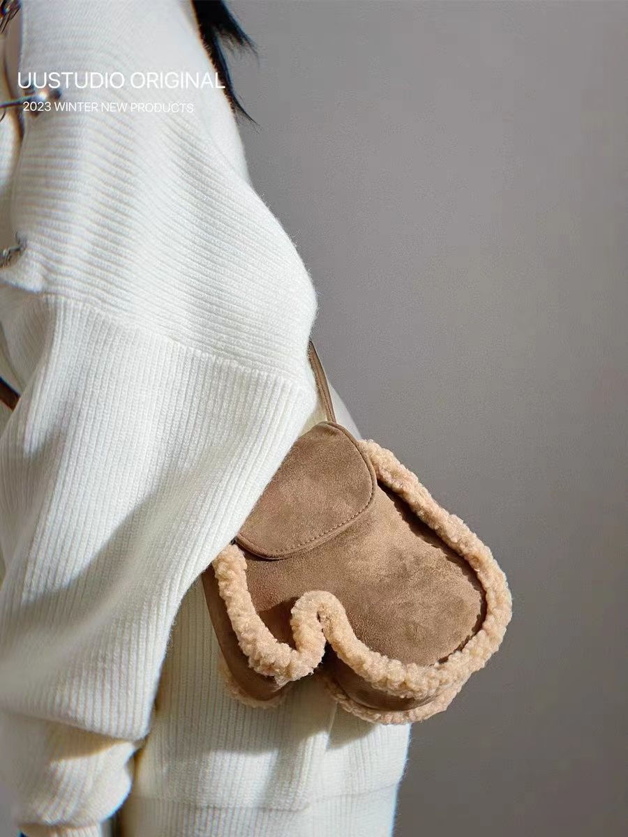 小众原创设计秋冬新款美拉德毛绒手套迷你单肩斜挎手机包