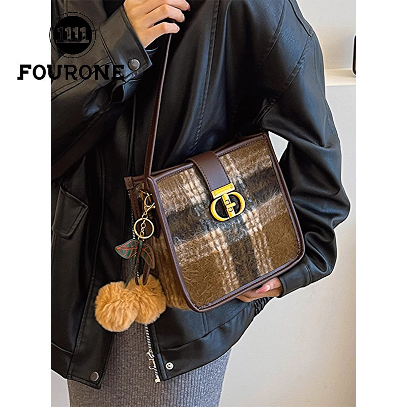 Wool plaid bag women's new large-capacity shoulder crossbody bag retro versatile commuter bucket bag