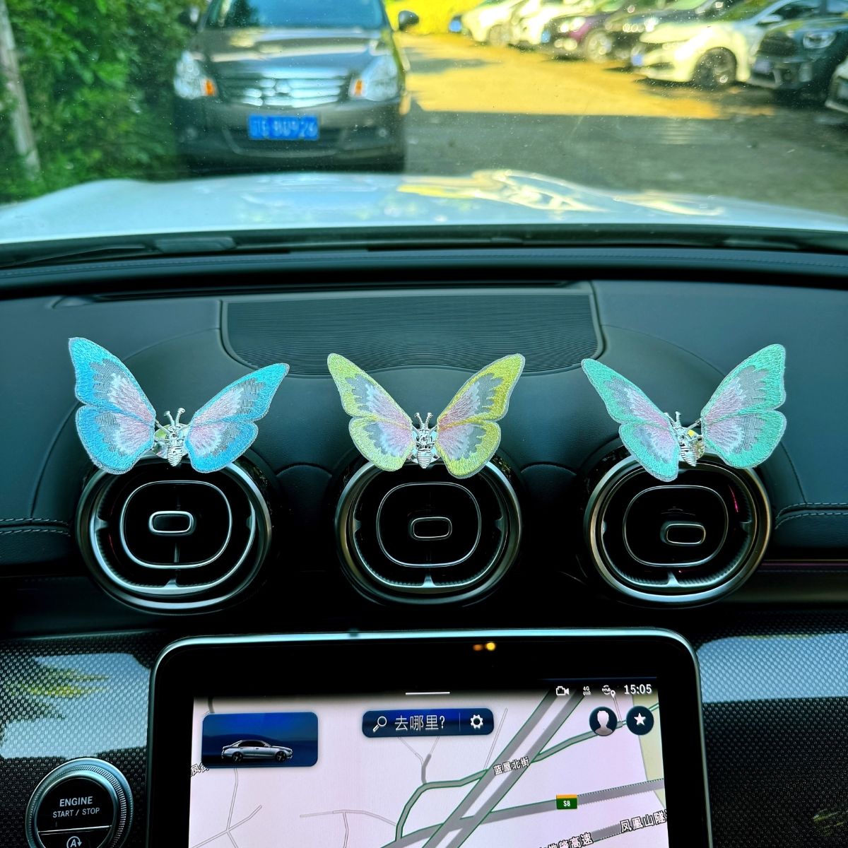 Moving butterfly car center console air outlet decoration car small ornaments healing car interior decoration creativity