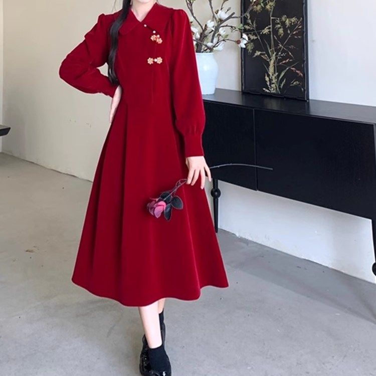 Plus size autumn and winter new national style high-end temperament retro buckle red new Chinese top dress fake two-piece set