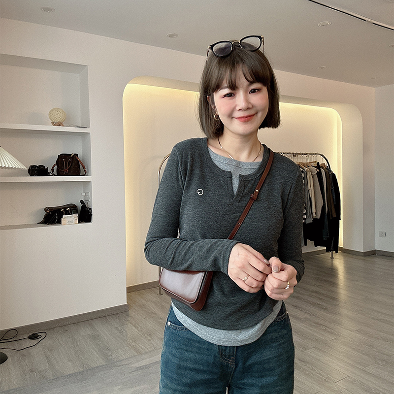 設計感時尚圓領長袖假兩件t恤女裝2023秋季新款修身顯瘦打底上衣