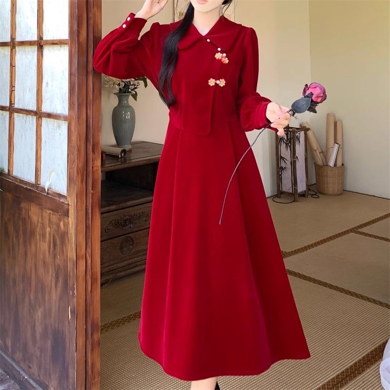 Plus size autumn and winter new national style high-end temperament retro buckle red new Chinese top dress fake two-piece set