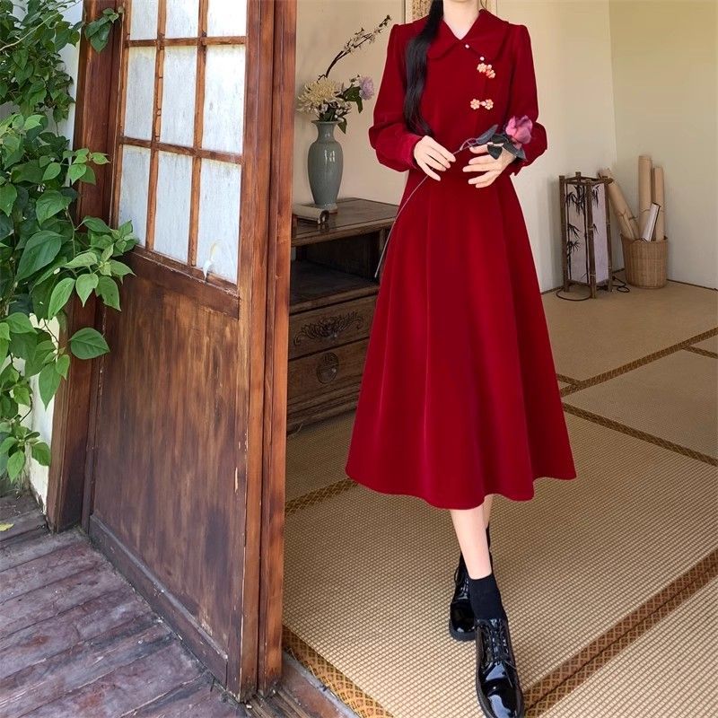 Plus size autumn and winter new national style high-end temperament retro buckle red new Chinese top dress fake two-piece set