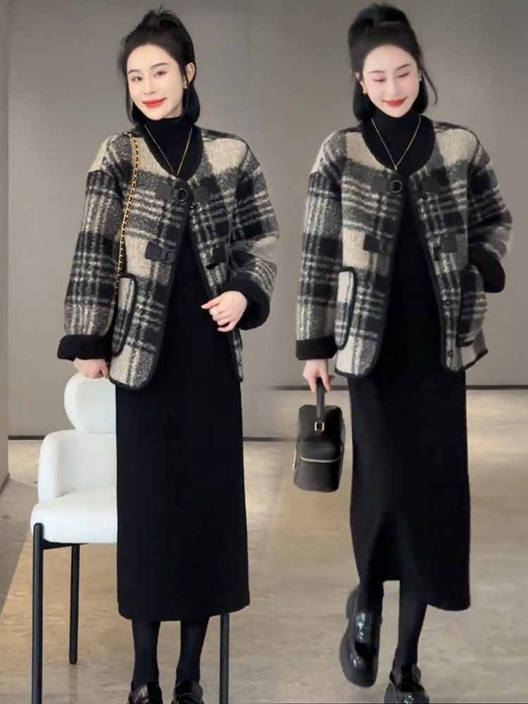 蓝海奕诺复古设计感格子皮毛一体外套女2023冬季新款显瘦宽松大衣