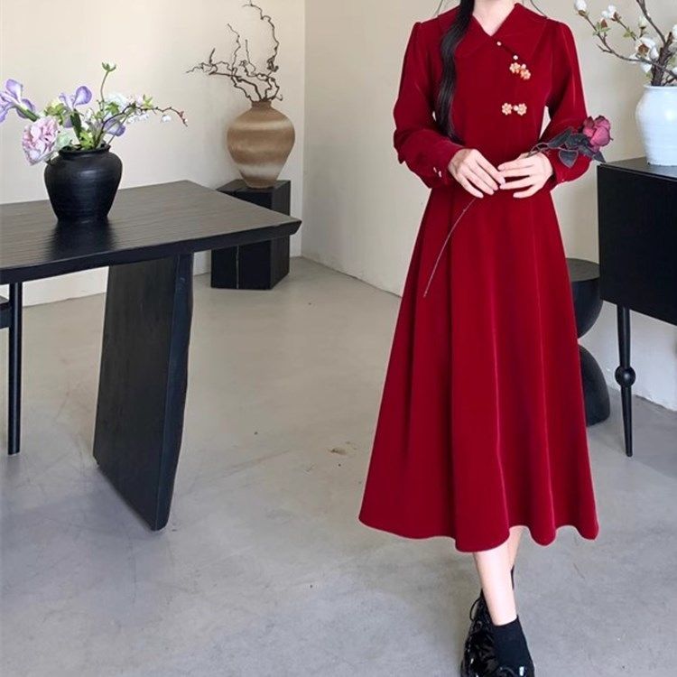 Pan buckle new medium and large size small fresh red engagement New Year skirt women's spring and autumn large size fat mm slim dress