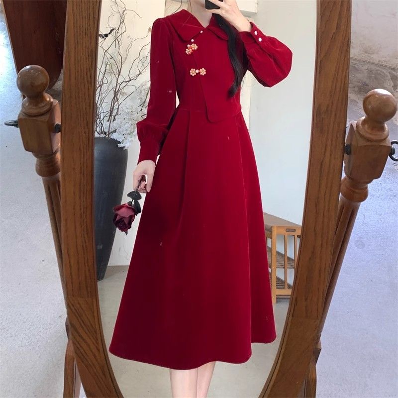 Plus size autumn and winter new national style high-end temperament retro buckle red new Chinese top dress fake two-piece set