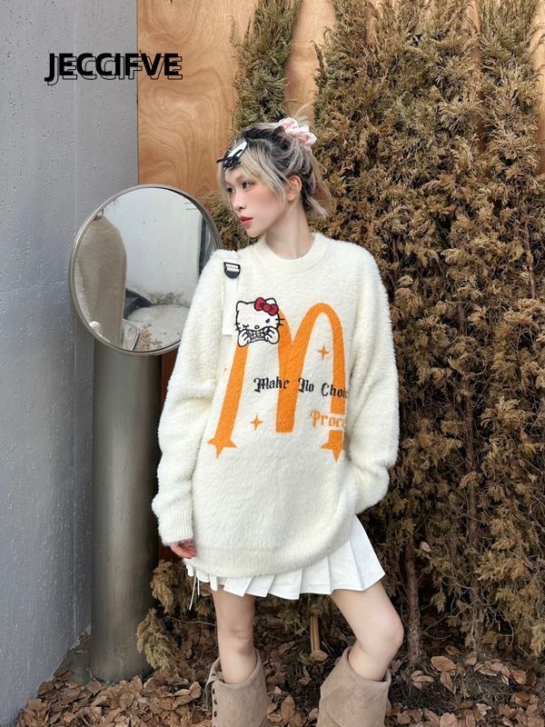 JECCIFIVE麥門圓領毛衣男女慵懶風寬鬆HelloKitty秋冬季針織上衣
