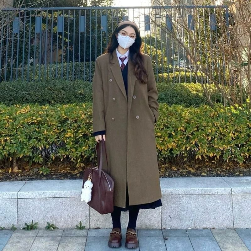 Right shoulder suit style woolen coat for women 2023 autumn and winter retro Hepburn style small woolen coat mid-length