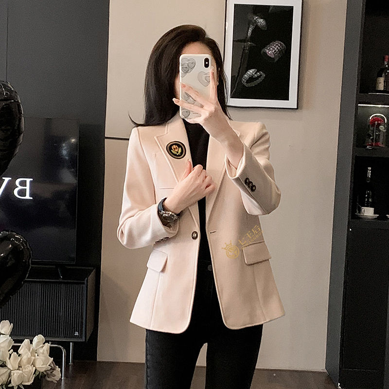 High-end suit jacket for women small 2024 new French design niche slim slim suit top