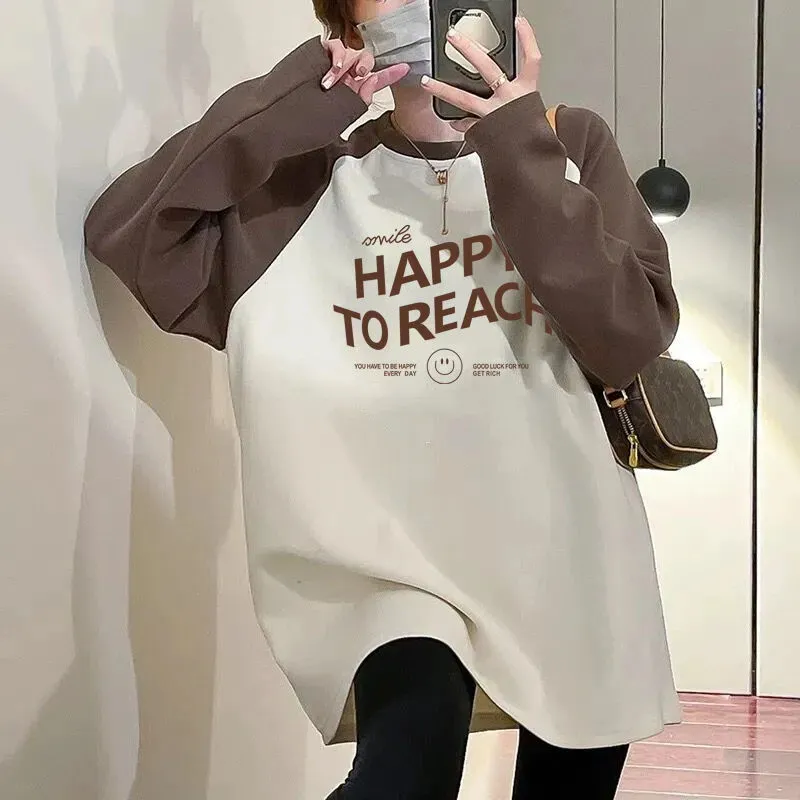 秋冬中長款T恤女長袖舒適遮屁股雙面德絨打底衫搭配鯊魚褲的上衣