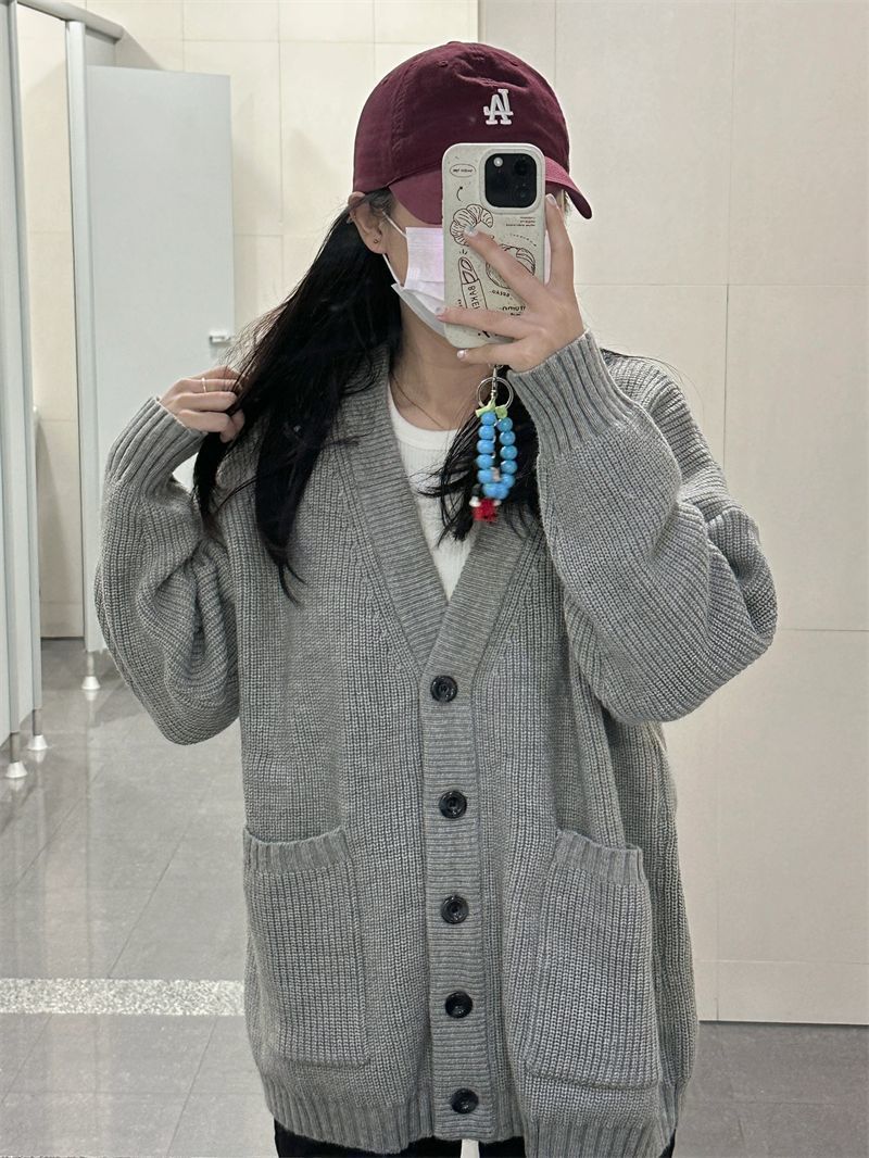 Light gray loose long-sleeved V-neck cardigan sweater Korean solid color outer wear versatile sweater jacket for women in autumn and winter