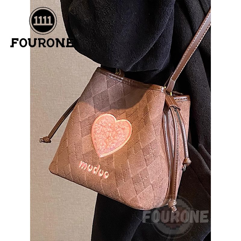 This year's popular Korean love hand bucket bag women's bag new fashion versatile shoulder crossbody bag