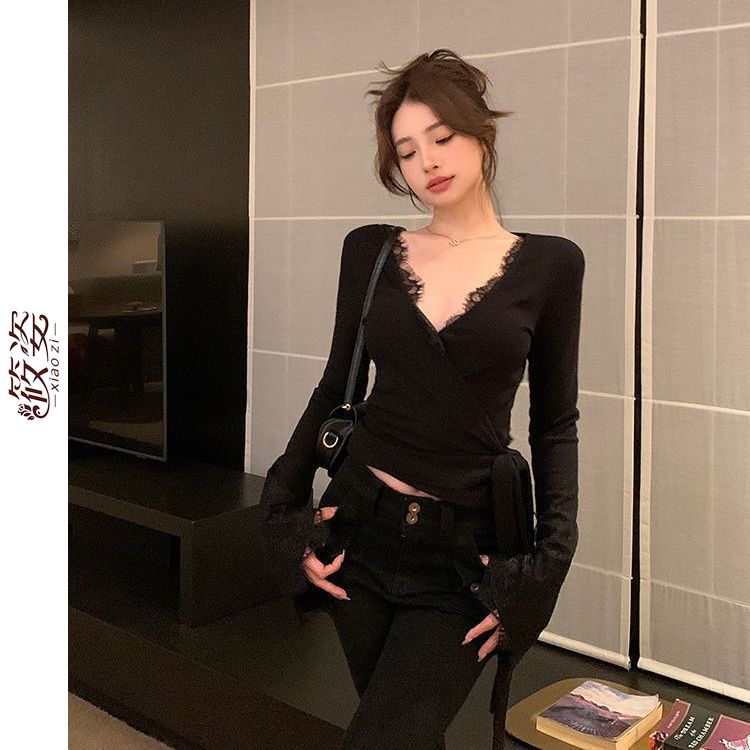 筱姿法式蕾絲拼接v領長袖T恤女收腰短款綁帶上衣黑色內搭打底衫潮