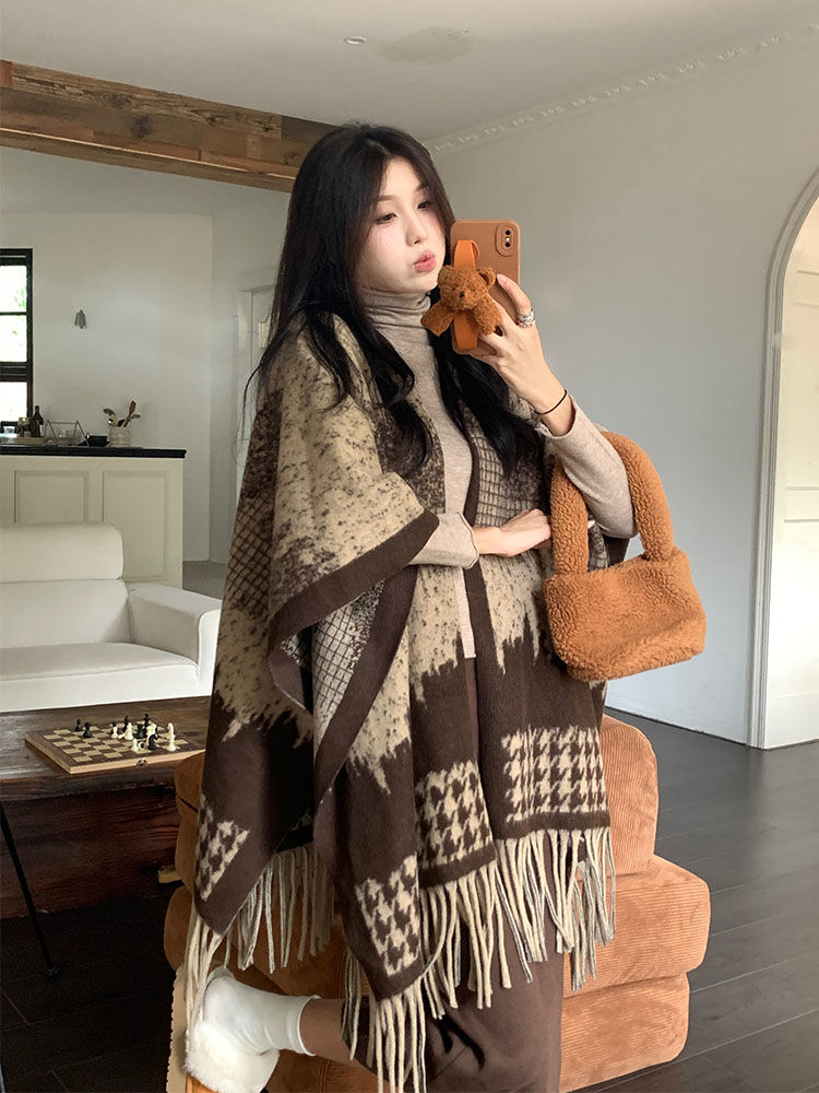 New Chinese style Maillard style autumn and winter warm shawl blanket with knitted cardigan cloak