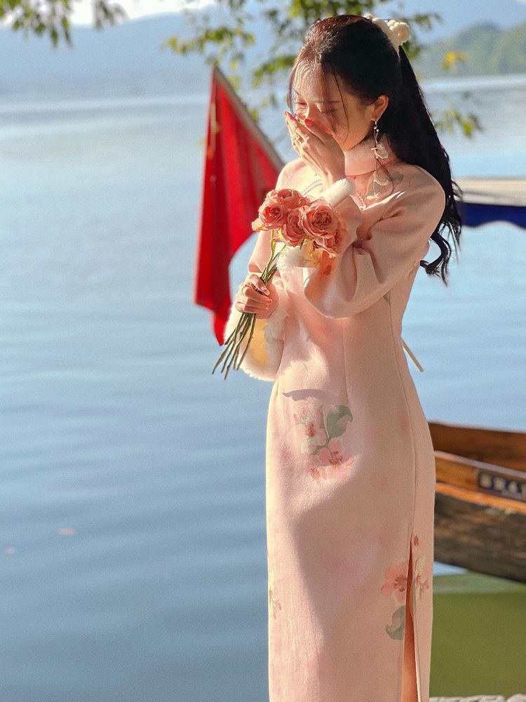 粉色暈染花毛領旗袍 加絨加厚2023秋冬款保暖溫柔復古國風連衣裙