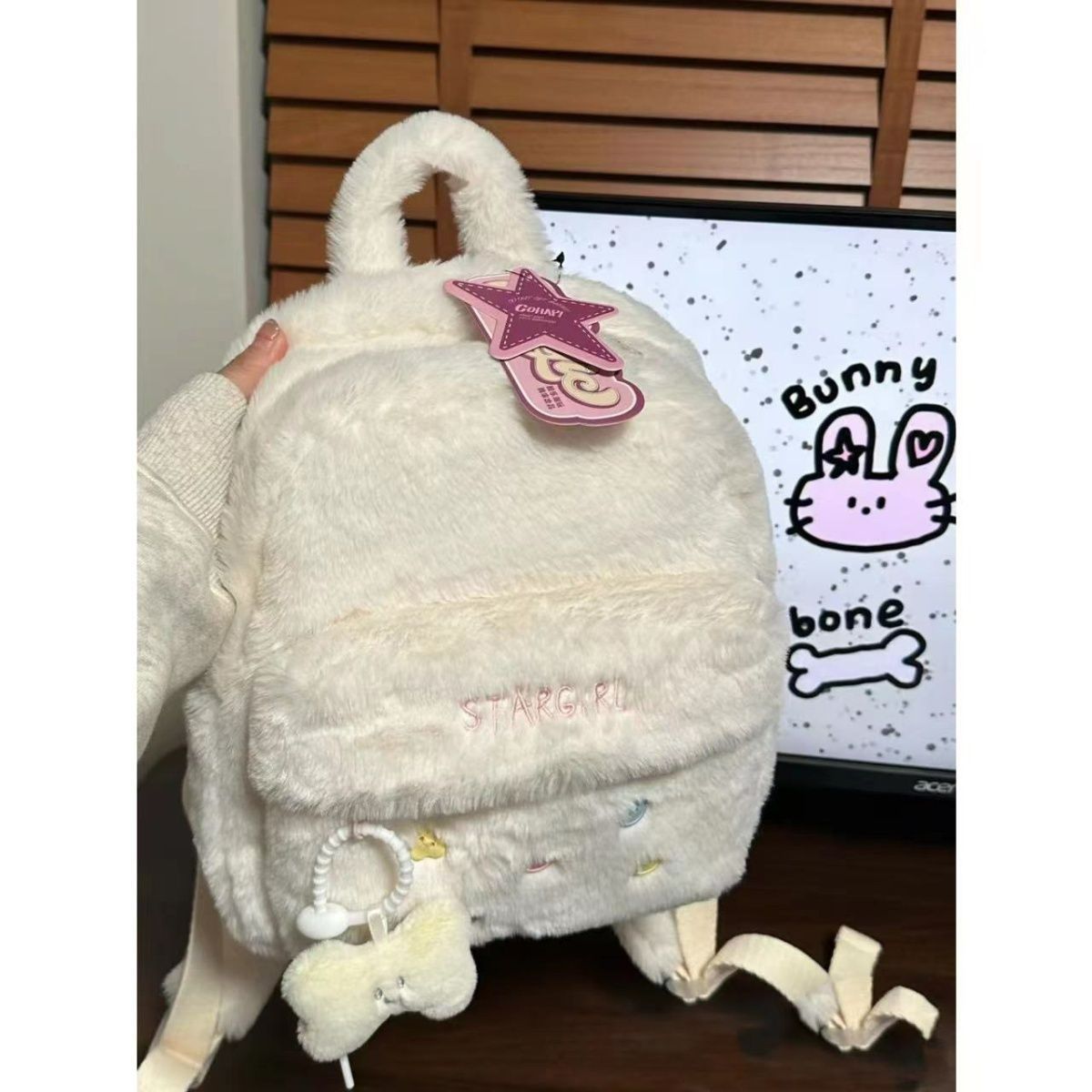 New Niche Design Bone White Plush Backpack Ladies Cute Backpack