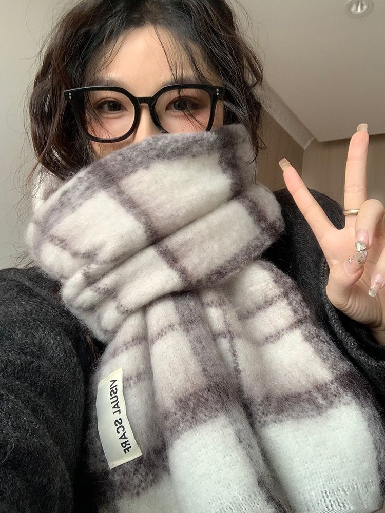 韓版馬海毛格子圍巾女秋冬保暖軟糯百搭氛圍感加厚披肩日系圍脖