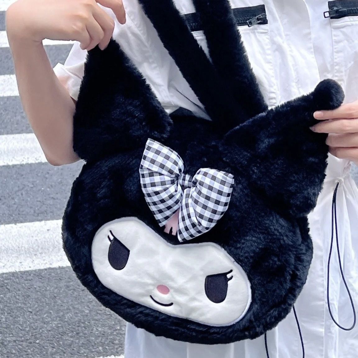 Soft and cute Japanese ins black Kuromi shoulder bag plush cartoon large capacity cinnamon dog Melody handbag