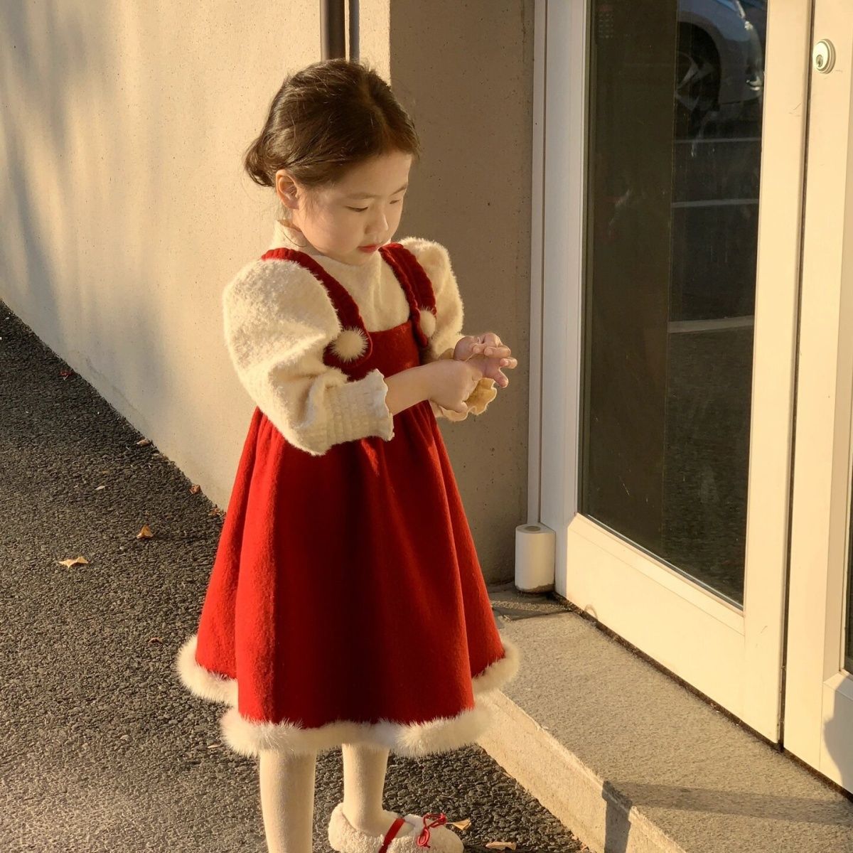 Girls' Christmas dress 2023 autumn and winter new style girls' velvet bottoming shirt high-end princess skirt two-piece set for outer wear