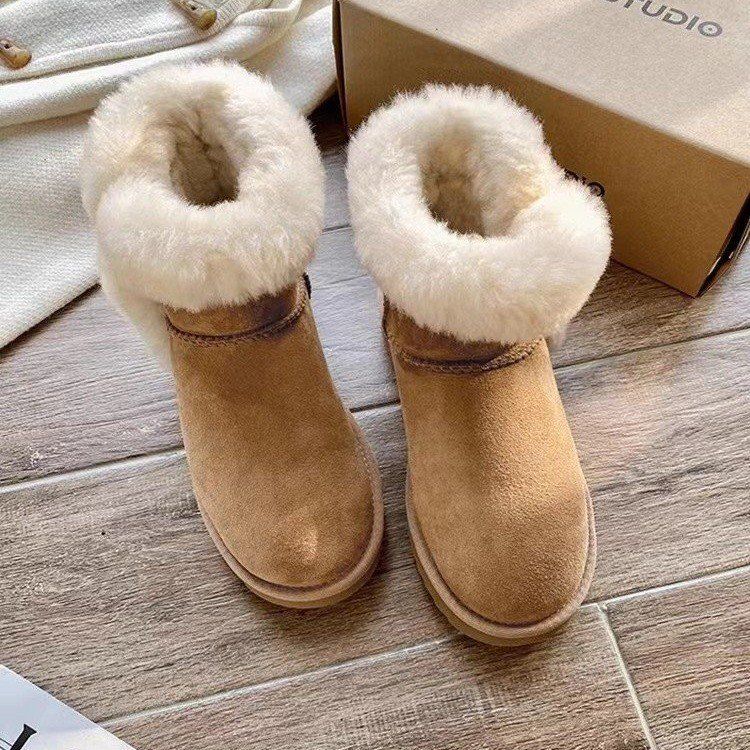 Winter snow boots, short cuffed women's boots, fur integrated warm Northeastern large cotton shoes, flat heels and soft soles