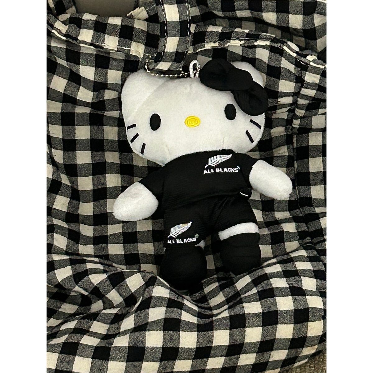 Rugby hello kitty bag pendant Hello hallo doll Hello Kitty kt cat doll black pendant