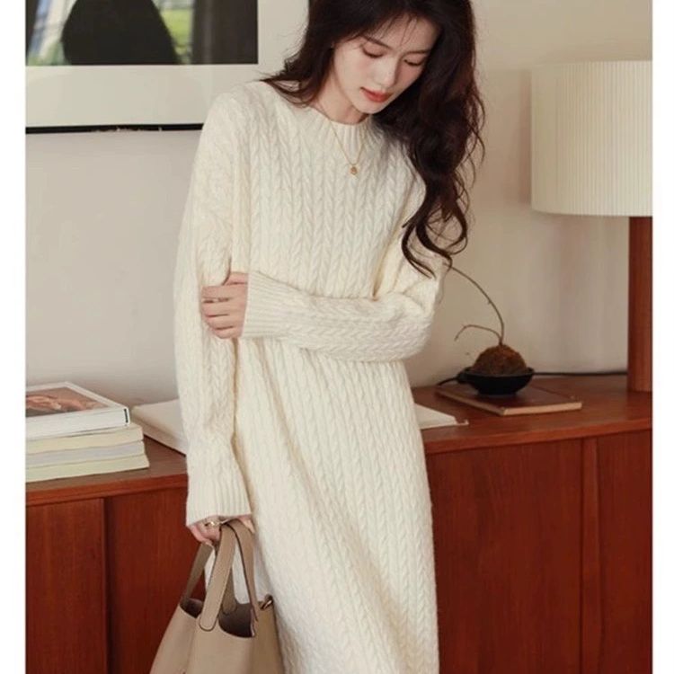 White long over-the-knee sweater for women, half turtleneck, temperament twist sweater skirt, autumn and winter new loose bottoming sweater