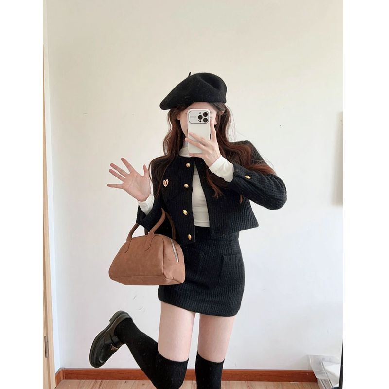 三件套女2023秋冬新款小香風短款針織開衫外套打底衫高腰包臀短裙