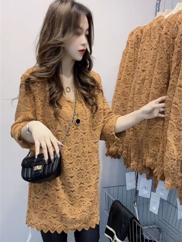 Solid color Internet celebrity winter new T-shirt mid-length western style lace European goods versatile V-neck retro loose top