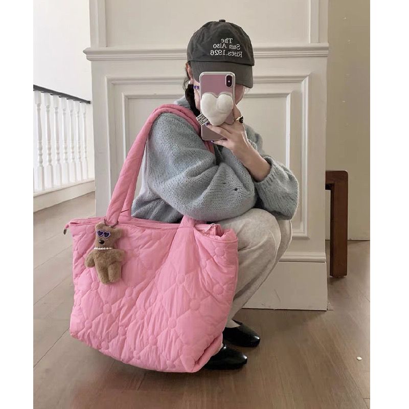 小眾羽絨單肩托特包女大容量可愛包包女棉服包2023
