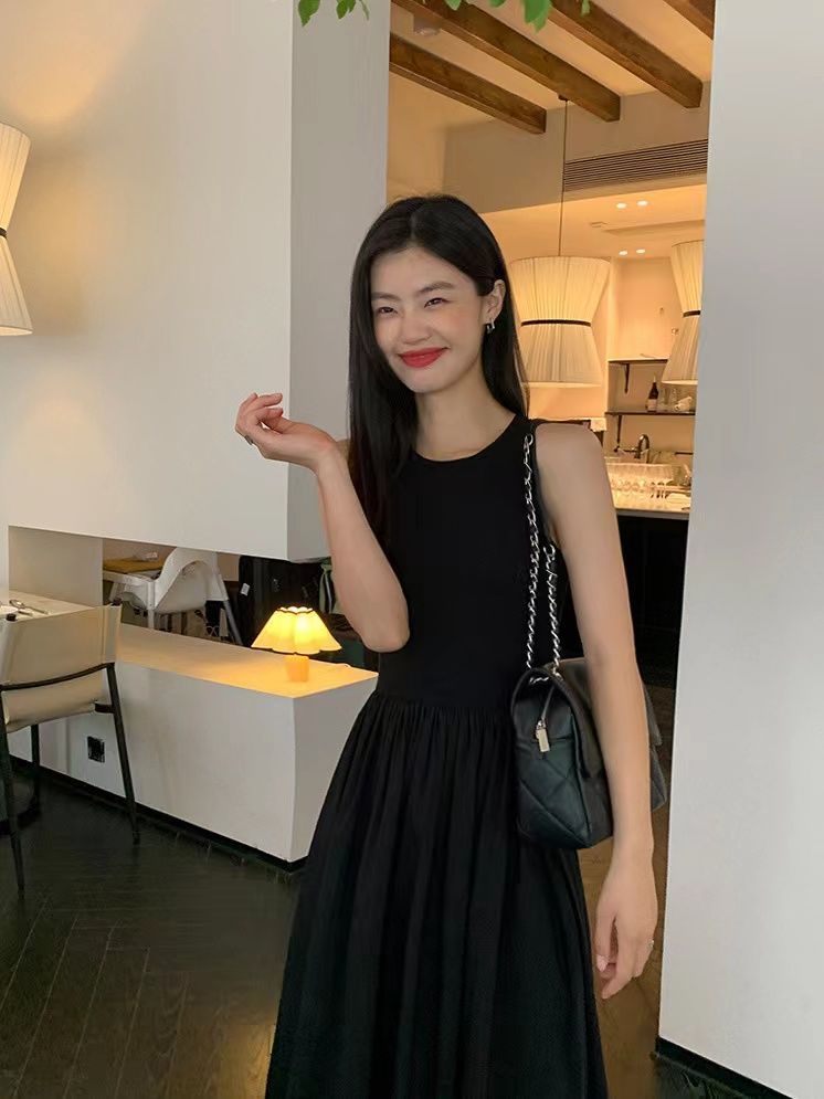 韩版黑色背心无袖连衣裙女秋季新款高级感气质显瘦打底长裙子