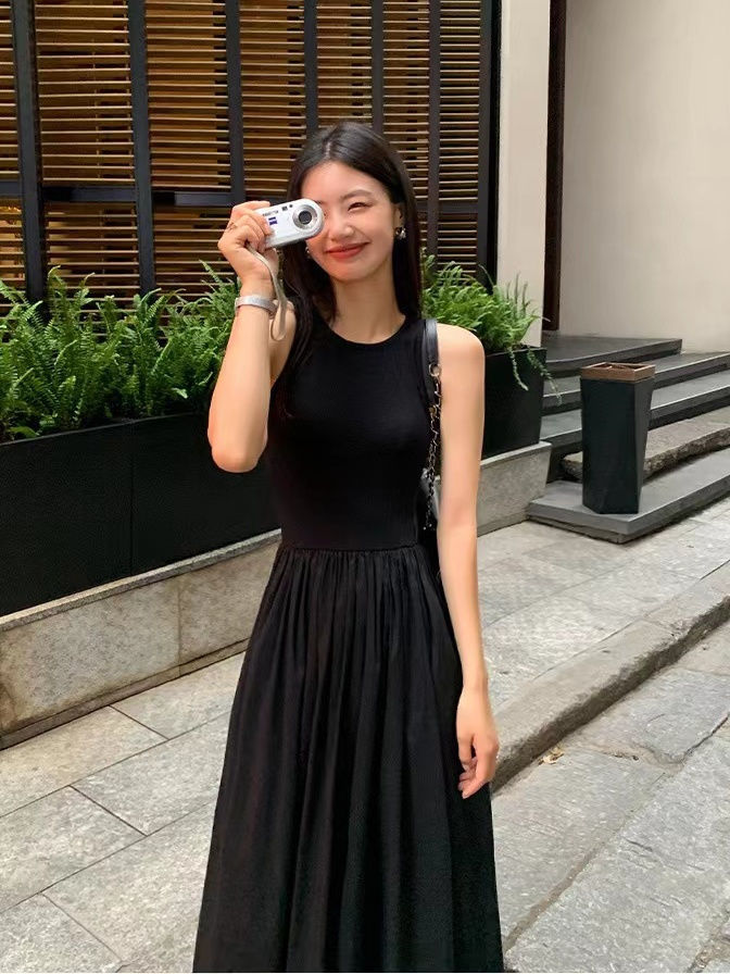 韩版黑色背心无袖连衣裙女秋季新款高级感气质显瘦打底长裙子