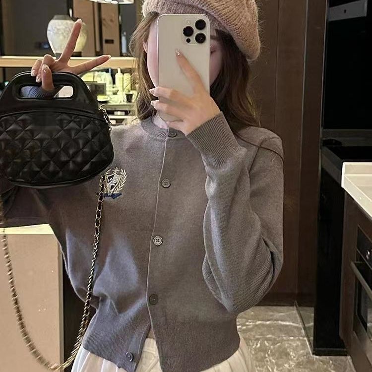 2023長袖針織開衫短款毛衣女外套刺繡針織衫學院風新款上衣百搭潮
