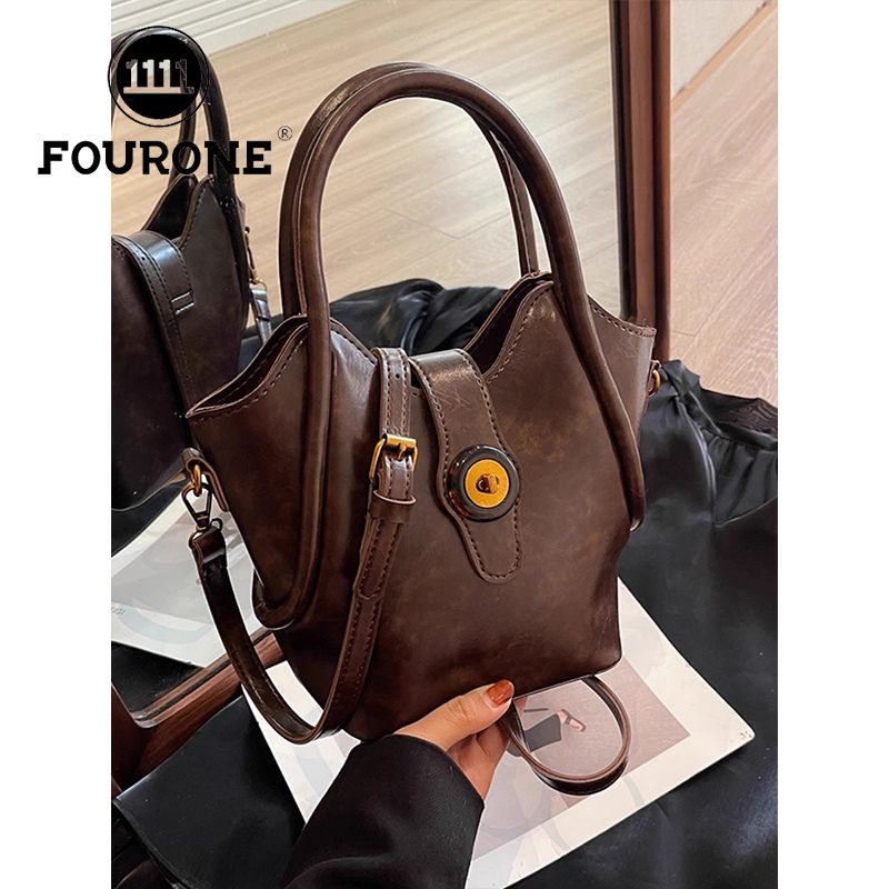 This year's popular bags for women are new, fashionable and high-end shoulder crossbody bags, retro portable bucket bags