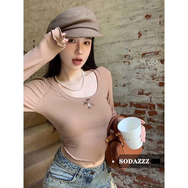 SODAZZZ設計感不規則蝴蝶結U領打底衫女秋冬季修身顯瘦套頭小上衣