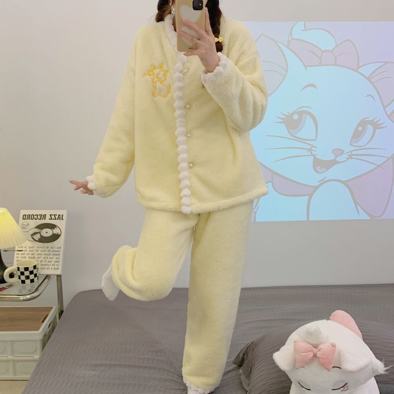 奶黃可愛貓咪珊瑚絨睡衣女冬季長袖加絨加厚保暖法蘭絨家居服套裝