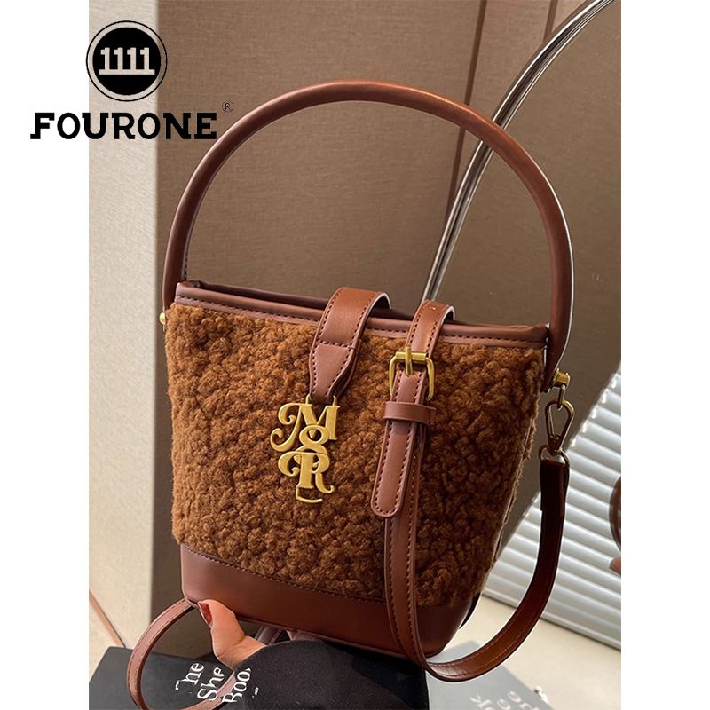 Lamb wool bag women's new fashion plush shoulder crossbody bag niche design portable bucket bag