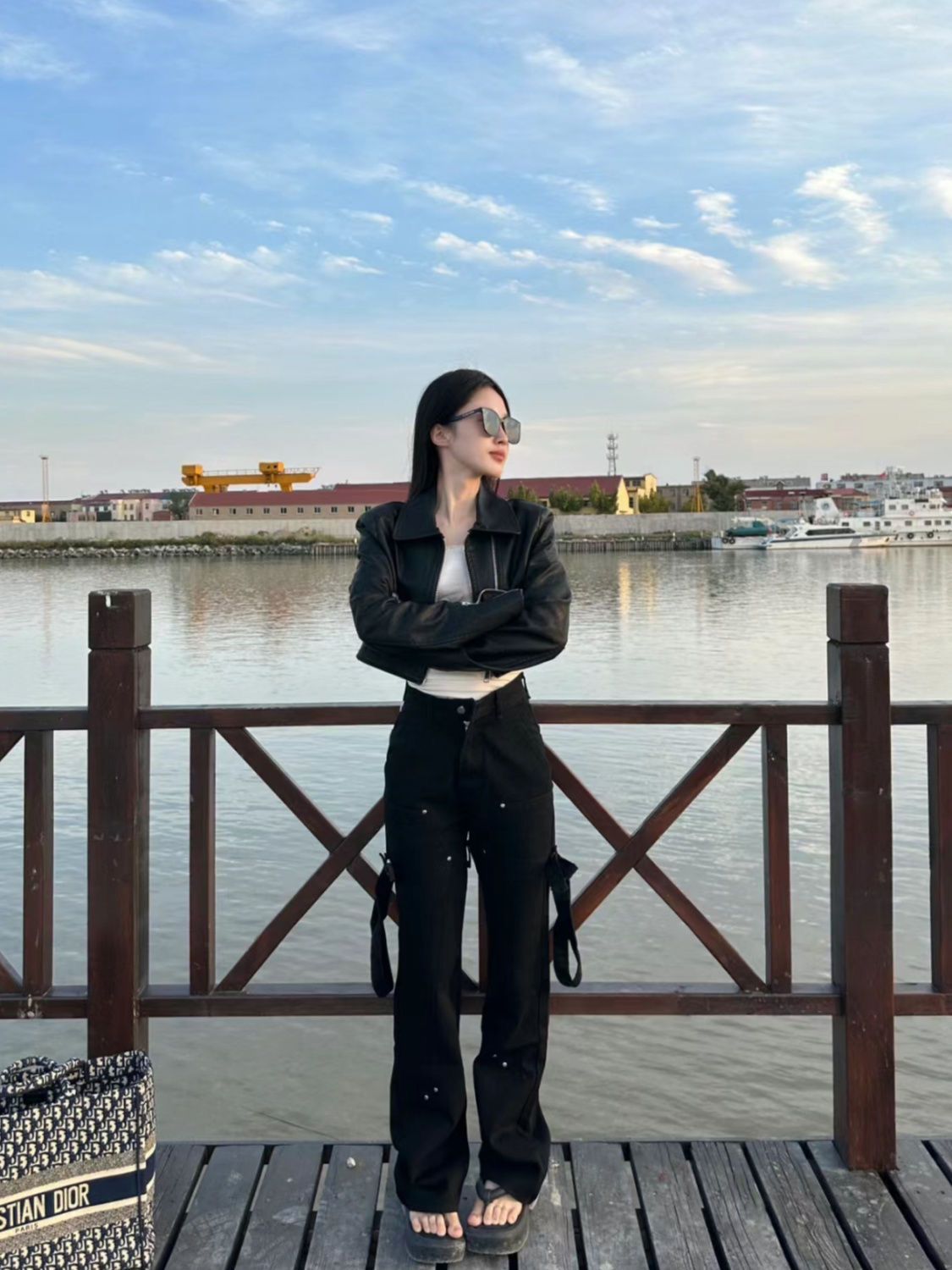 美式高街黑色微喇牛仔褲女冬季綁帶設計感顯瘦機車直筒工裝褲長褲