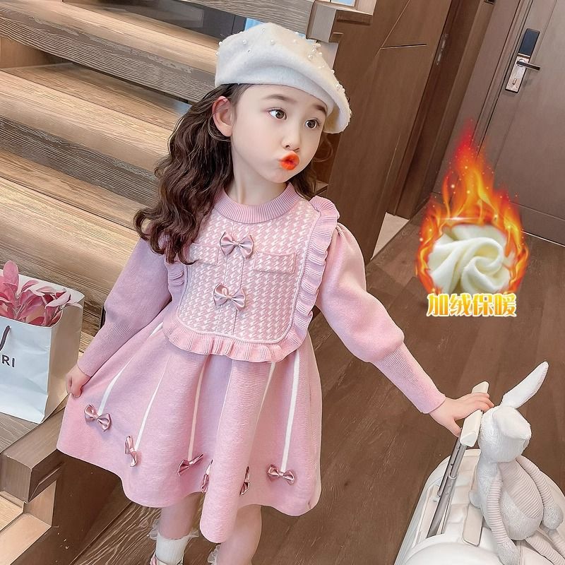 Little girl's velvet sweater dress autumn and winter 2023 new baby girl festive national trend red knitted princess dress