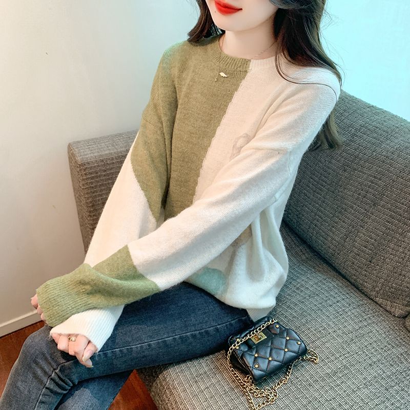 寬鬆軟糯毛衣女2023秋冬新款簡約通勤風格的圓領領型拼色針織上衣