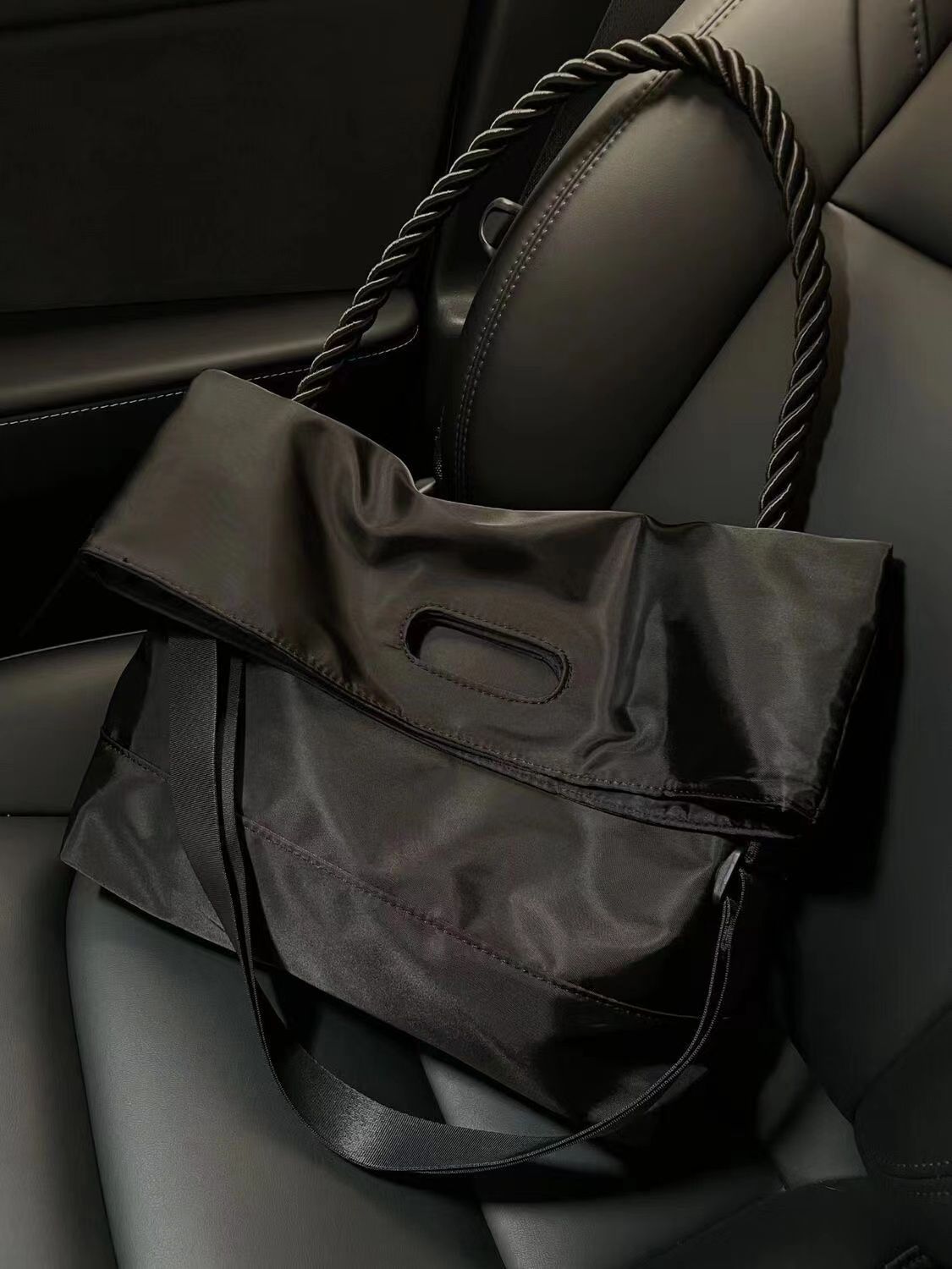 Unisex commuter bag large capacity 2023 spring new trendy shoulder crossbody bag waterproof tote bag
