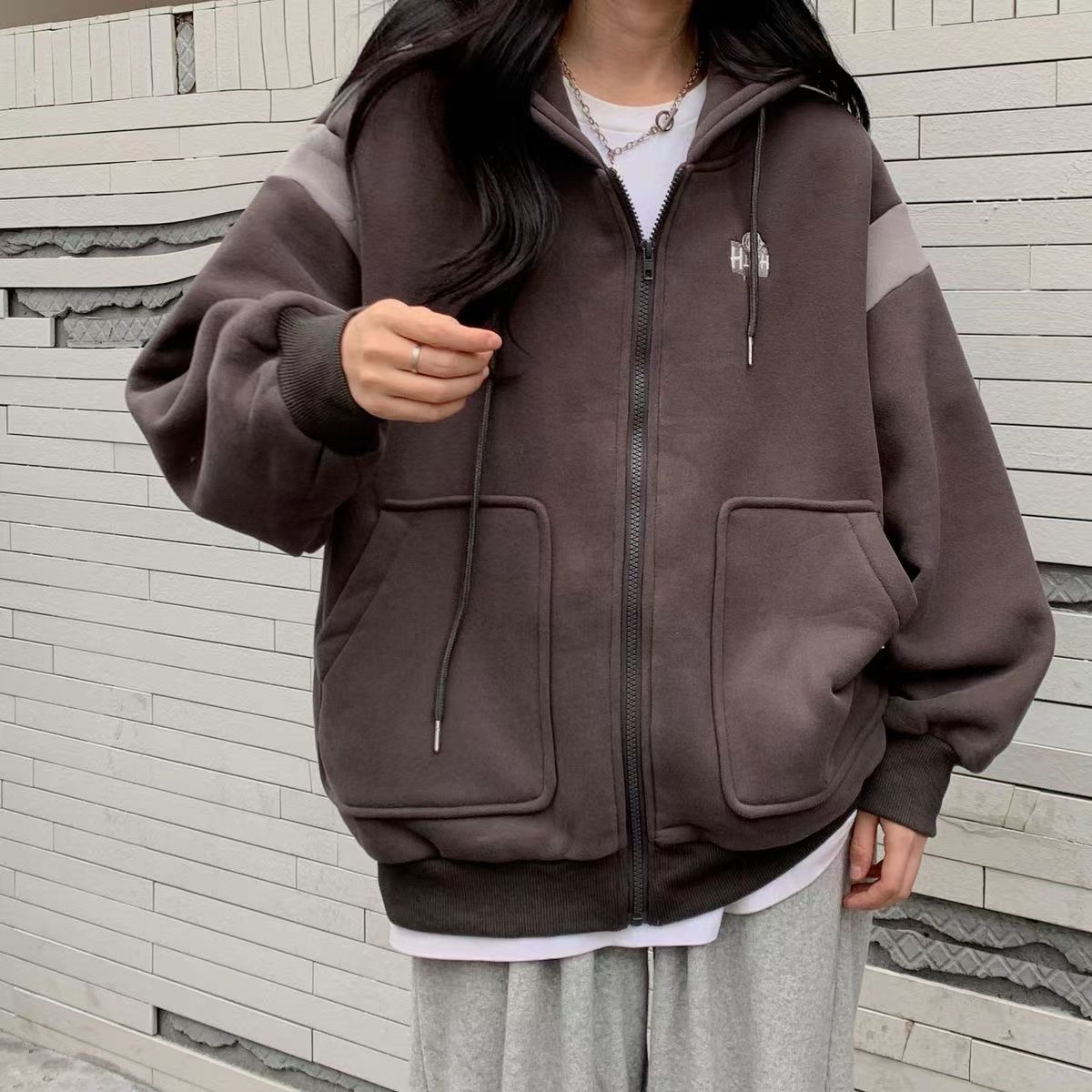 Zipper sweatshirt for women in autumn and winter new slim college style loose lazy hooded velvet thickened jacket for women