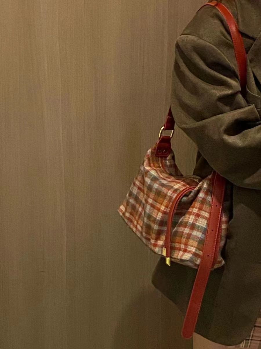 大容量包包女秋冬百搭2023新款小眾設計單肩斜挎包女士手提餃子包