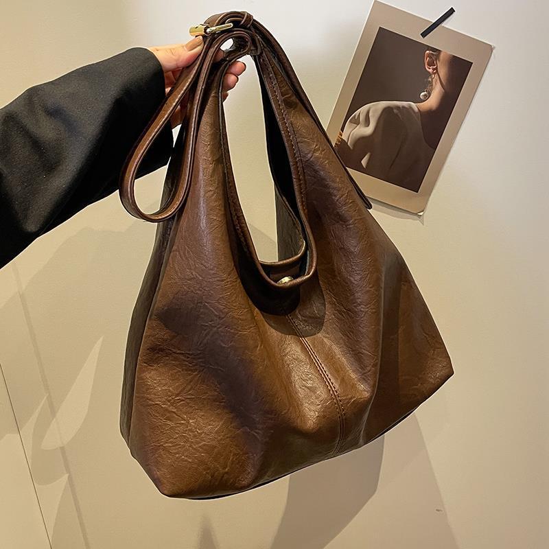 Korean style niche retro soft leather lazy style armpit bag for women 2023 new fashion high-end large-capacity shoulder bag