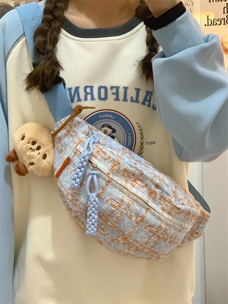 日系可愛軟妹包包女韓版簡約百搭格子胸包學院風休閒斜挎後背腰包