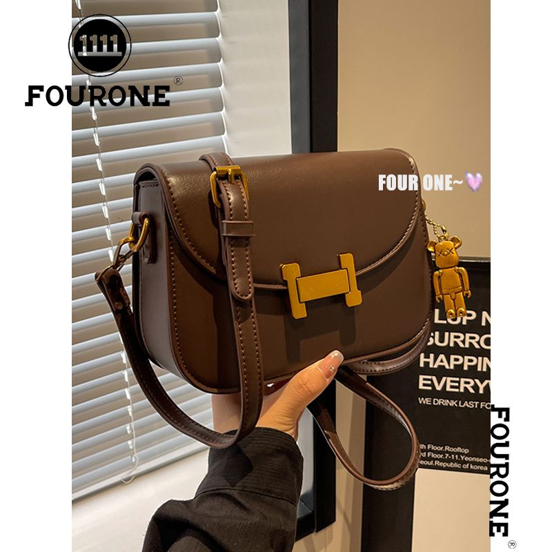 Small square bag autumn and winter simple texture bag 2023 new daily versatile shoulder crossbody bag