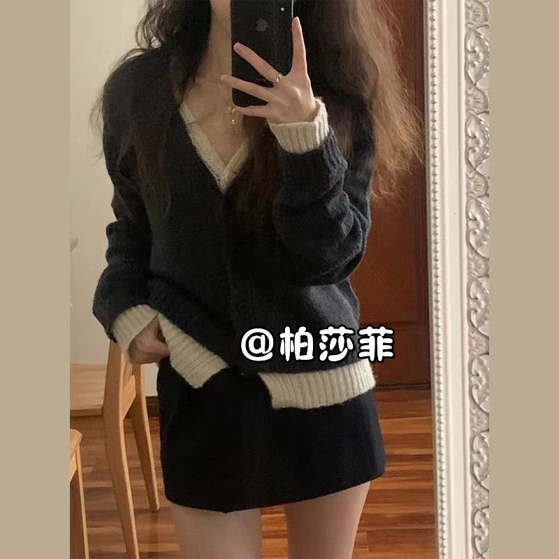 假兩件v領針織開衫毛衣女秋冬新款時尚套裝黑色高腰短裙子兩件套