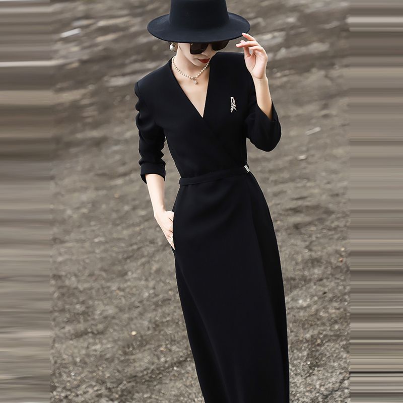 高級感V領醋酸黑色西裝連衣裙女2024春秋新款氣質通勤顯瘦禮服裙