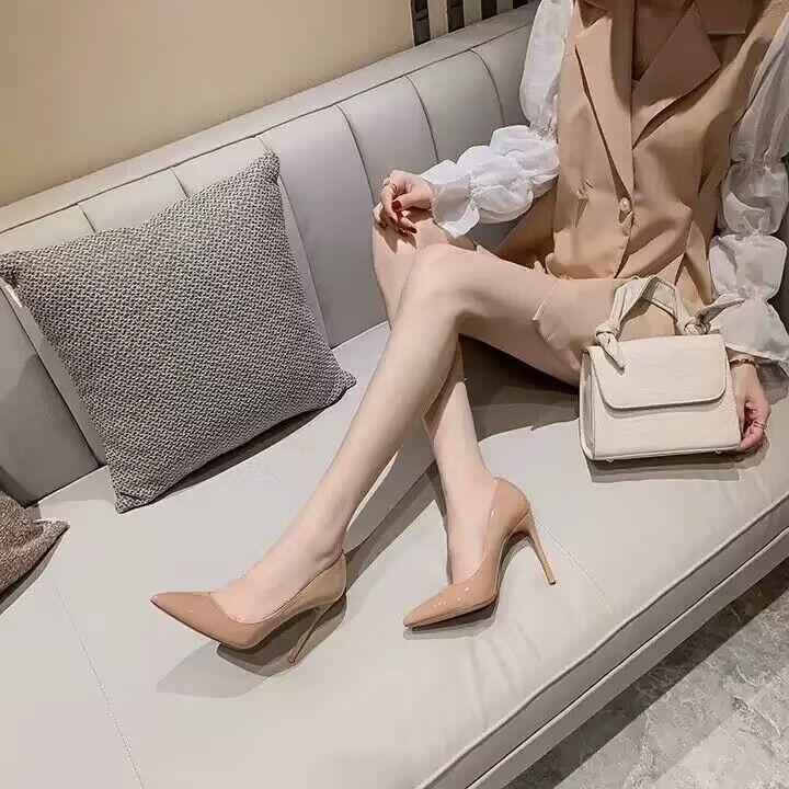 高跟鞋女2024新款法式小眾設計感裸色尖頭細跟不累腳職業黑色單鞋