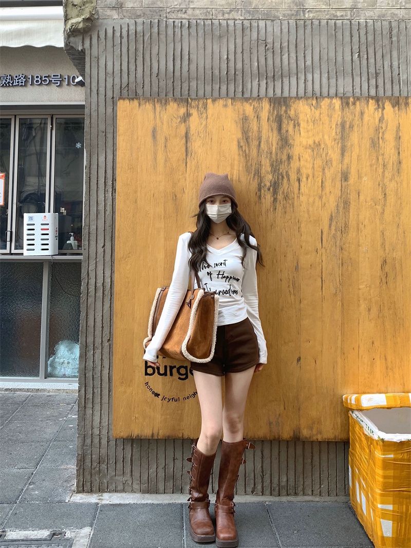 時尚V領字母美拉德百搭長袖T恤女秋冬2023新款外穿內搭打底衫上衣