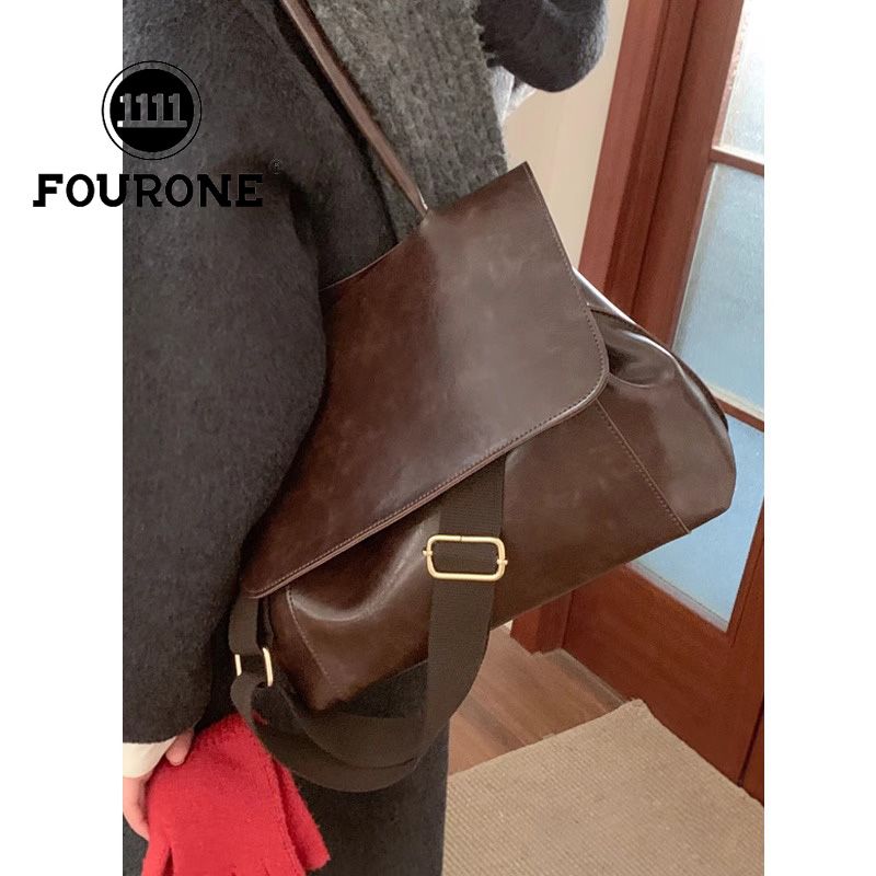 Retro large-capacity bag women's new trendy Korean portable briefcase shoulder crossbody commuter bag